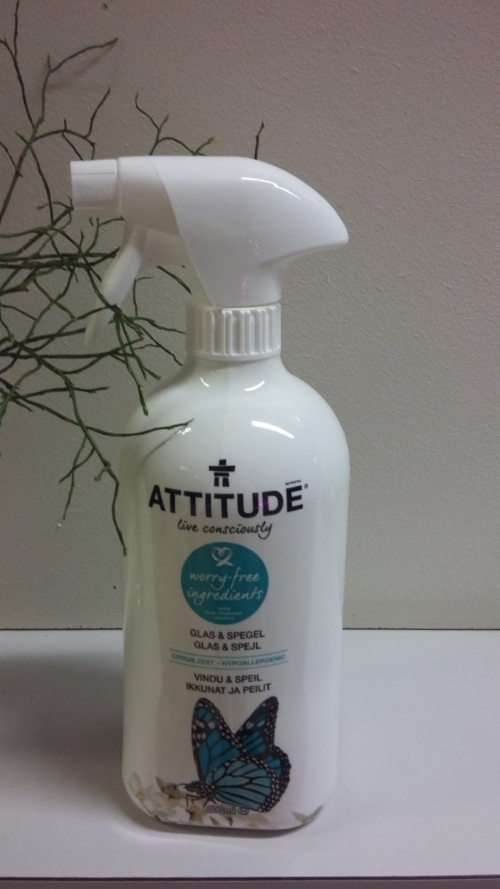 Lasin- ja peilinpuhdistussuihke Attitude